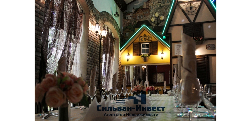 Здание под отель с рестораном недалеко от Минского моря