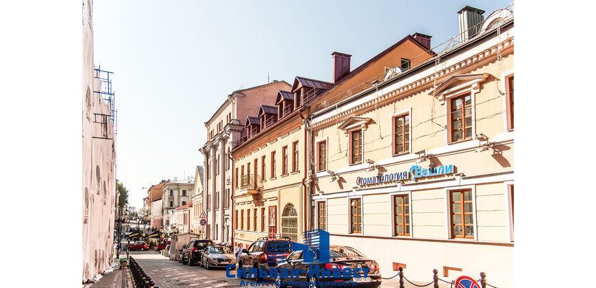 Реконструкция с реставрацией административно-торгового здания 
