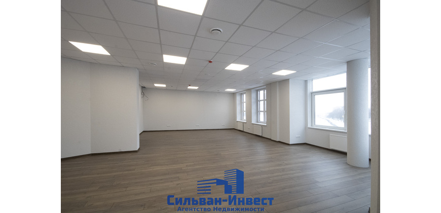 Аренда торгово- административных помещений в БЦ «Камелот» Центр мебели. 