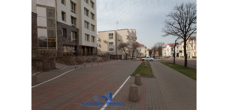 Продажа. Помещение под торговлю, сферу услуг, общепит, офисные в центре города