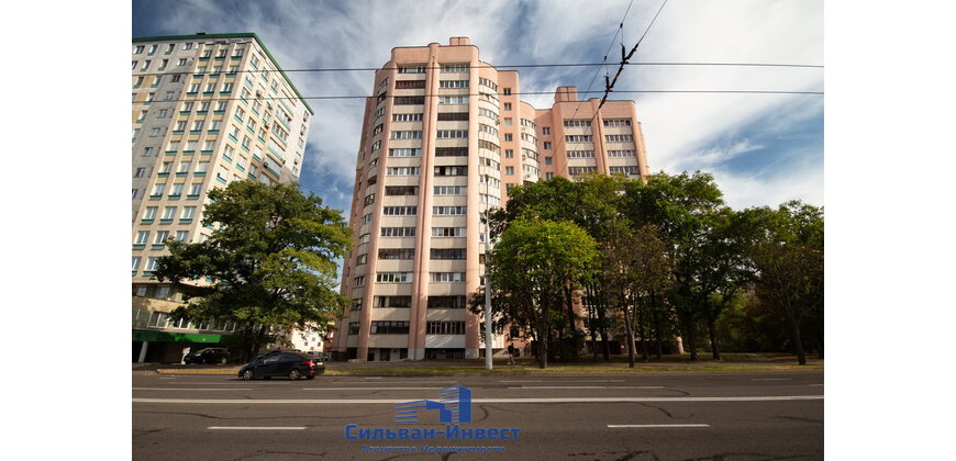 Продажа торгово- административных помещений в выгодной локации (арендный бизнес)