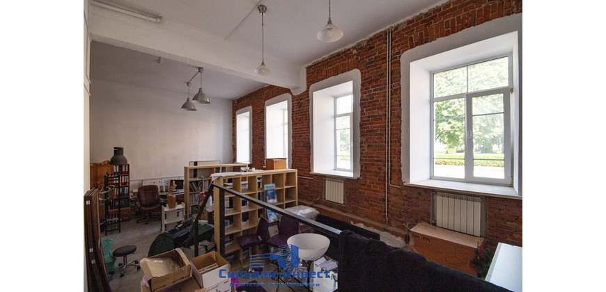 Аренда торгового – административных помещений в самом центре