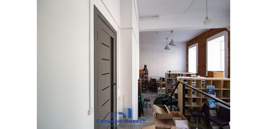 Аренда торгового – административных помещений в самом центре
