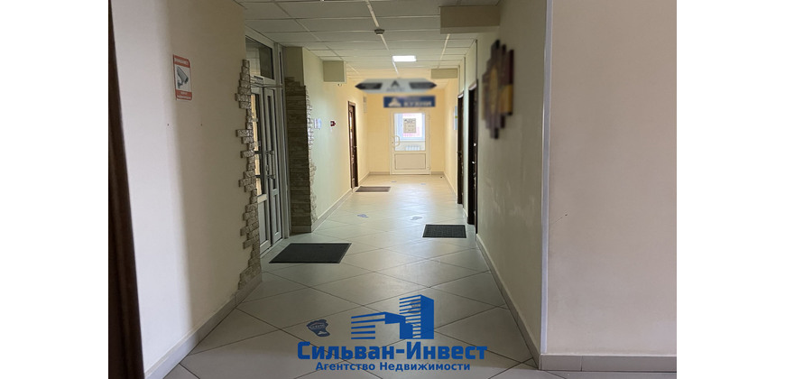 Аренда офисов на третьем этаже торгового центра